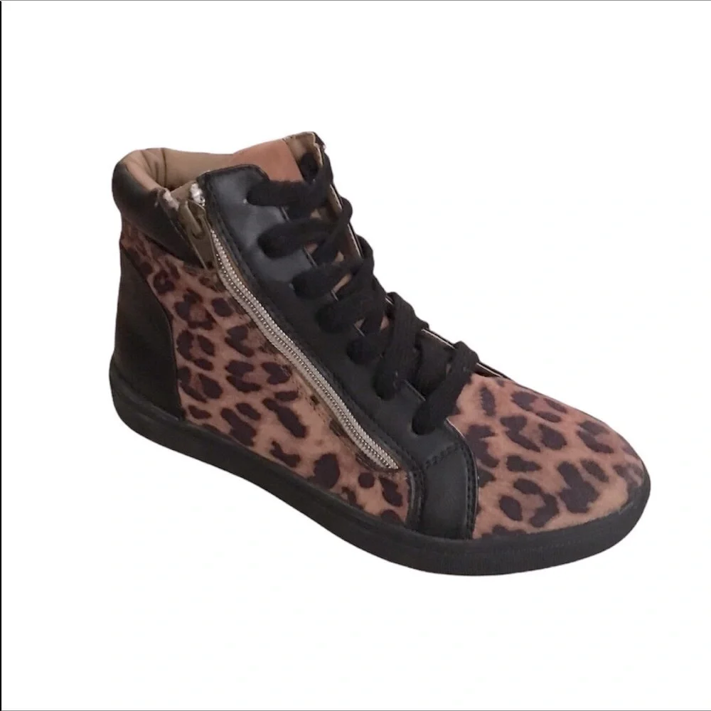 Steve Madden Women’s Leopard Print High Top Lace Up Side Zipper Shoes Size 5M